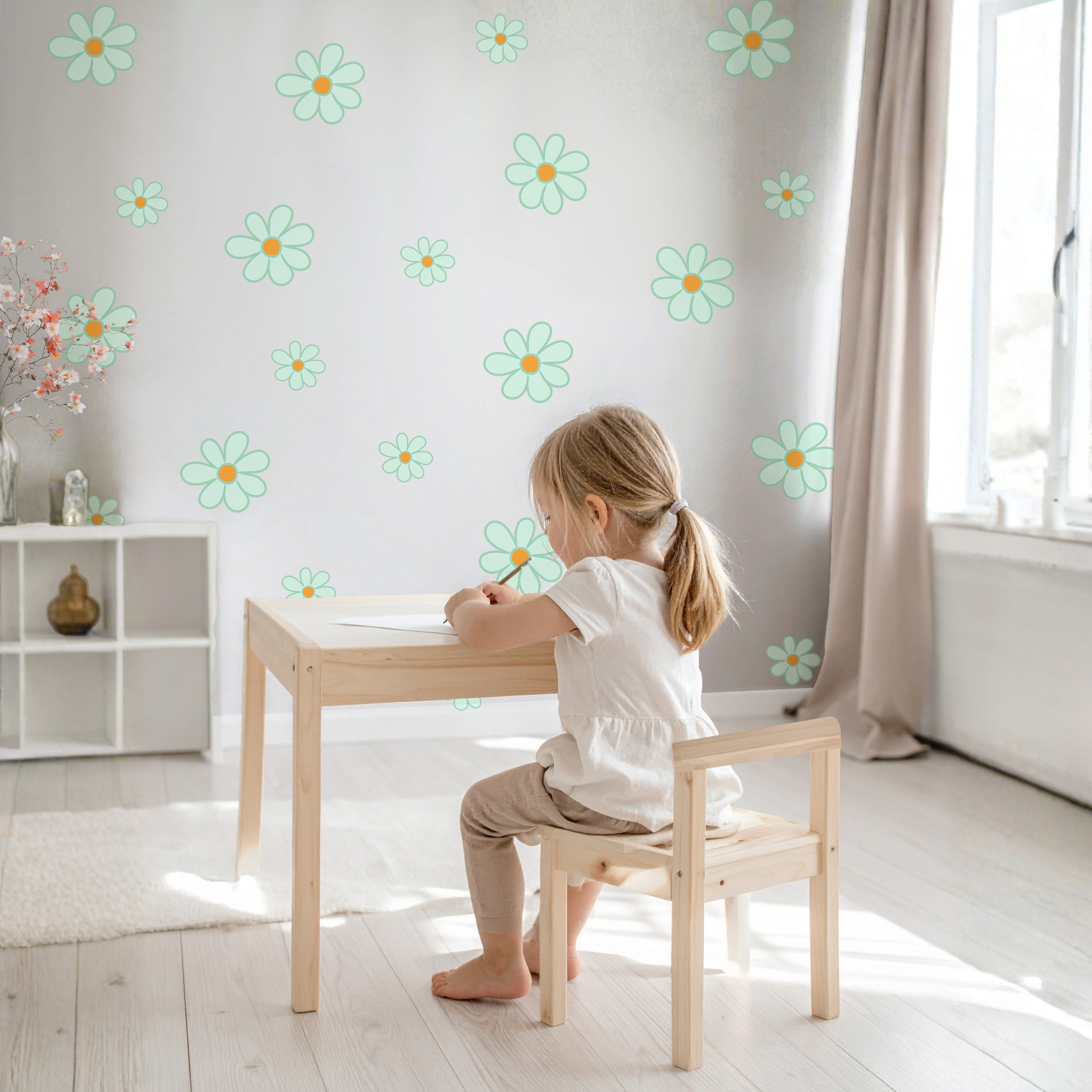 Daisy Flower in Pastel Green